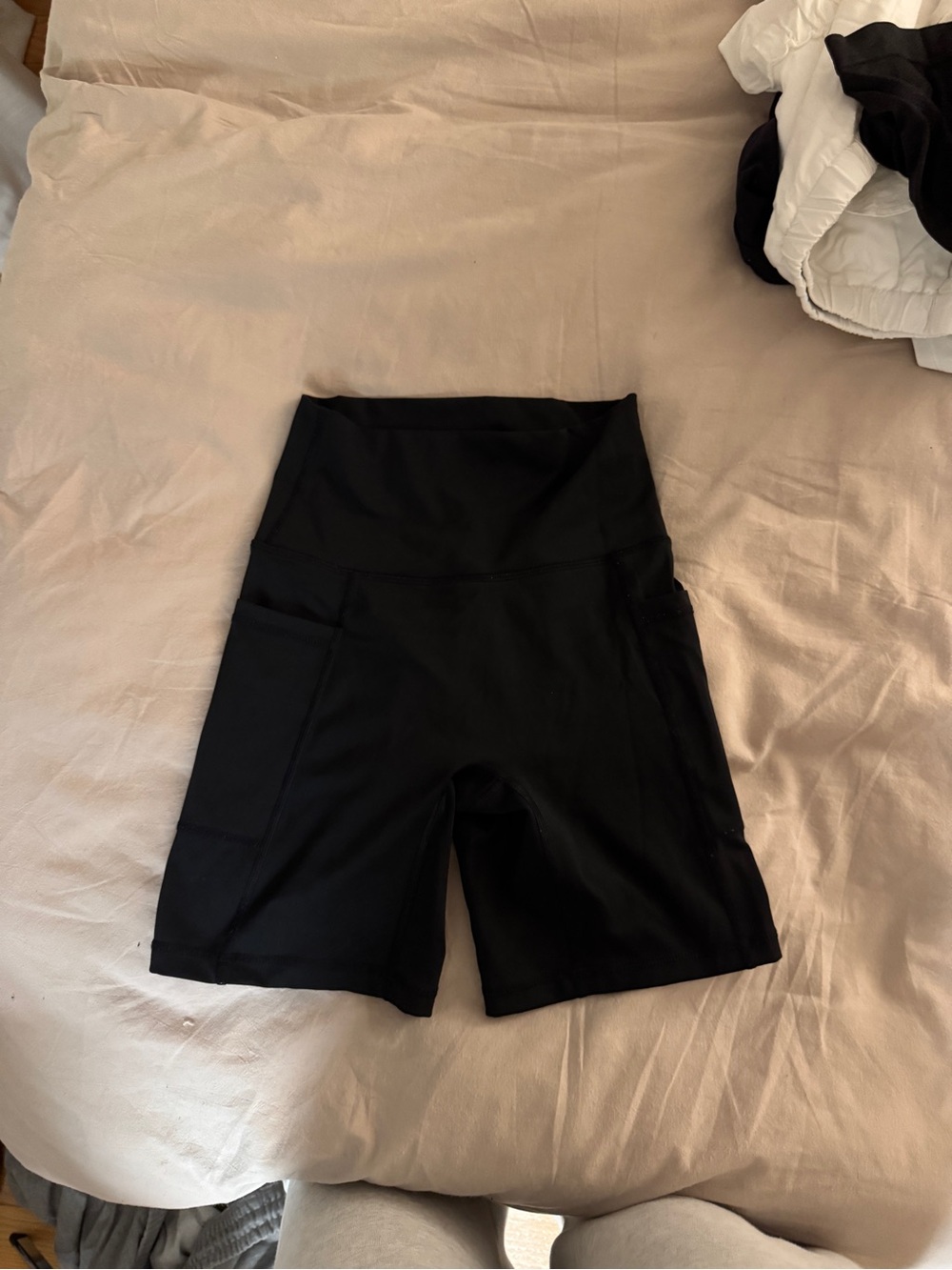Aerie High-Waist Black Women’s Active Shorts with Pockets